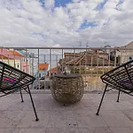 Διαμέρισμα Cortes In Historic Neighborhood *