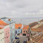 Cortes In Historic Neighborhood Apartmán