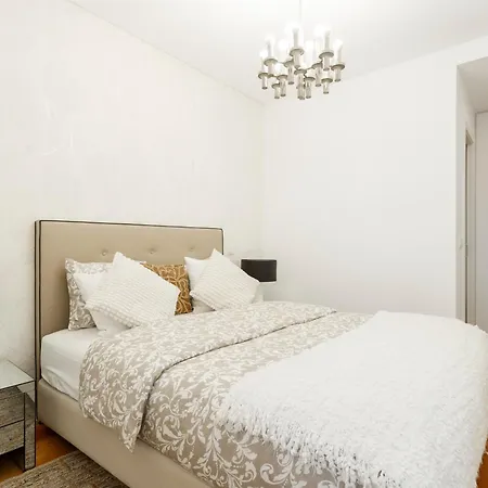 Cortes In Historic Neighborhood Daire Lisboa