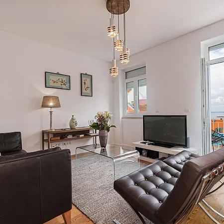 Cortes In Historic Neighborhood Apartamento Lisboa