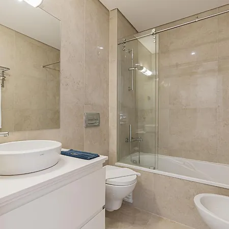 Cortes In Historic Neighborhood Apartamento *